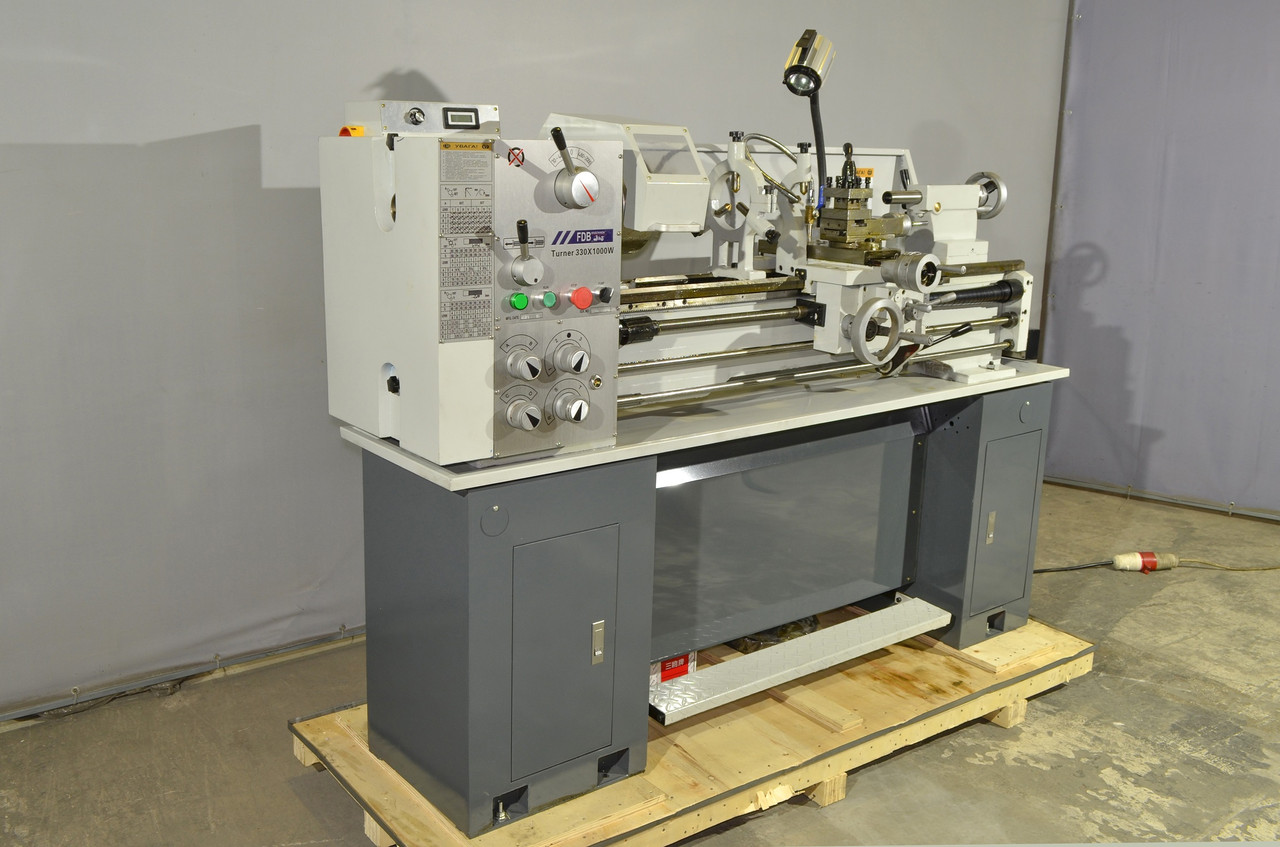 Токарно-гвинторізний верстат FDB Maschinen Turner 330x1000 W
