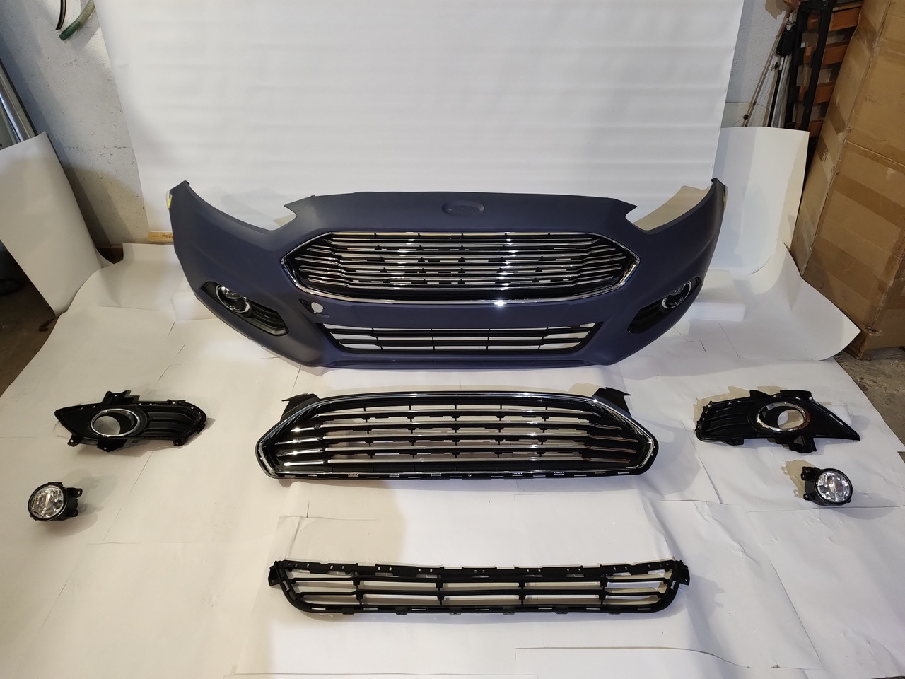 Решітка радіатора верхня Ford Fusion 2013/2016